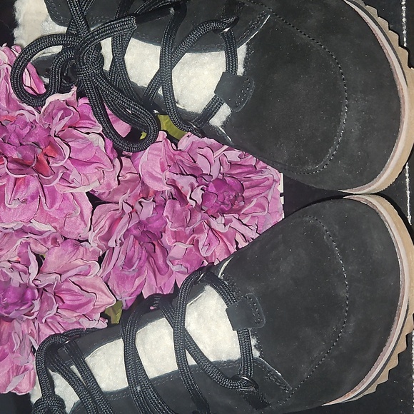 Sorel Harlow Lace Cozy Black Boots NIB - Picture 4 of 16